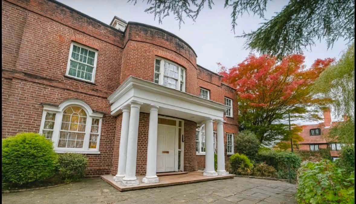 11 Bed Detached Property | London