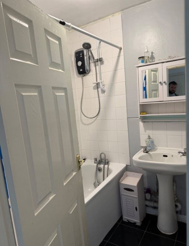 2 Bed Property | South London 3