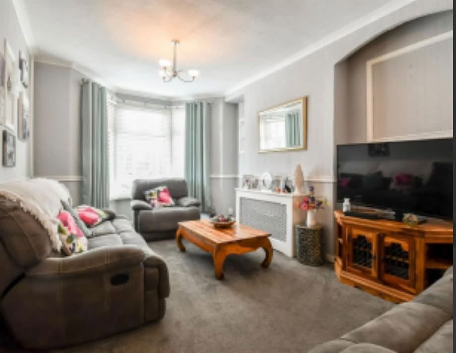 3 Bed Terraced Property | Barry 2