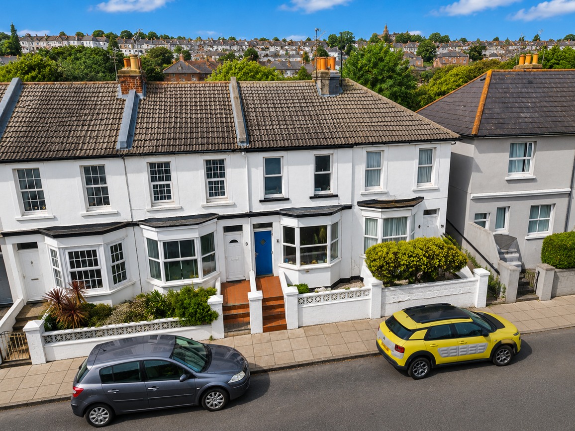 5 Bed Terraced House | Eastbourne
